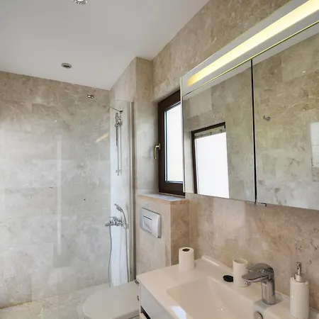 Capella * Kalkan
